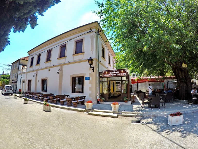 TARANA PLUS STARI GRAD