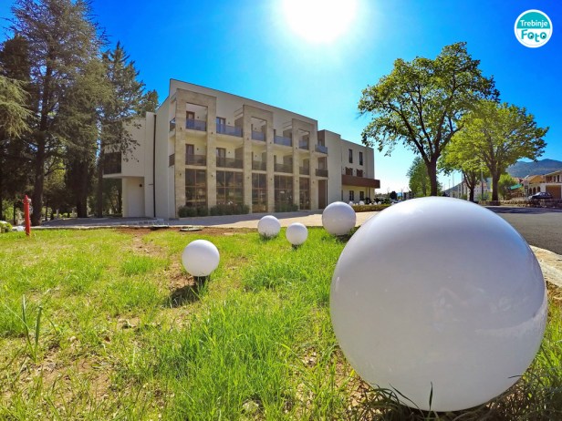 SL – INDUSTRY HOTEL