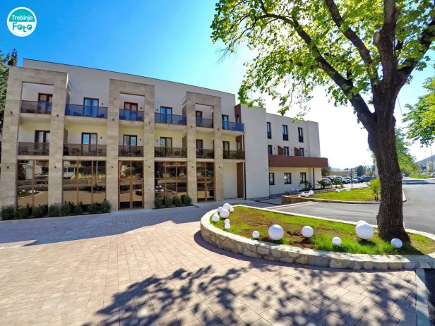 SL – INDUSTRY HOTEL