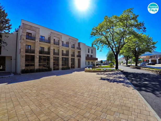 SL – INDUSTRY HOTEL