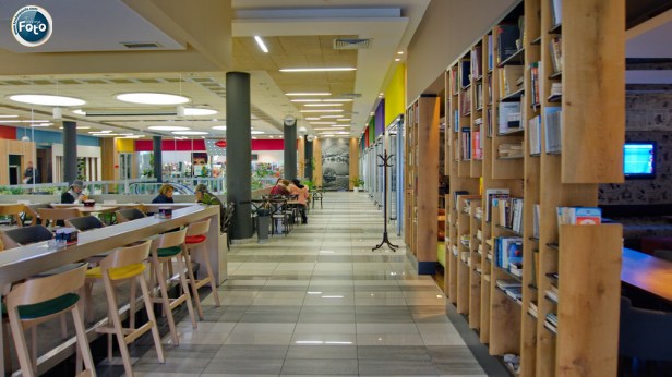 Enterijer Sony M99 (6)