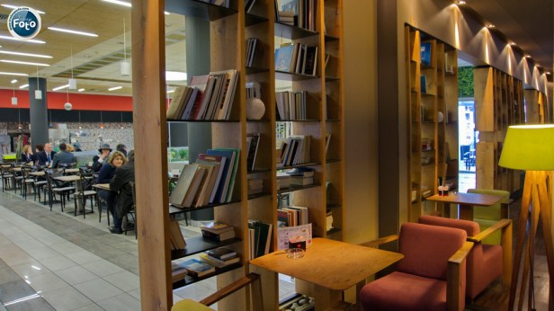 Enterijer Sony M99 (7)