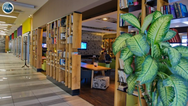 Enterijer Sony M99 (8)