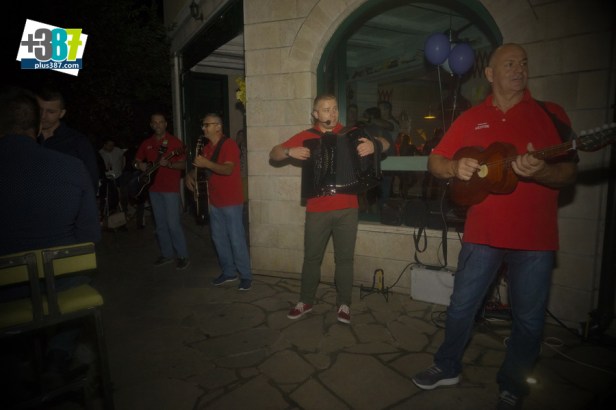 pOETA tAMBURAši_50.jpg