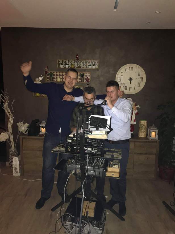 received_382647079153852